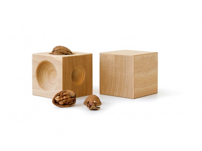 Nusskubus Nutcracker