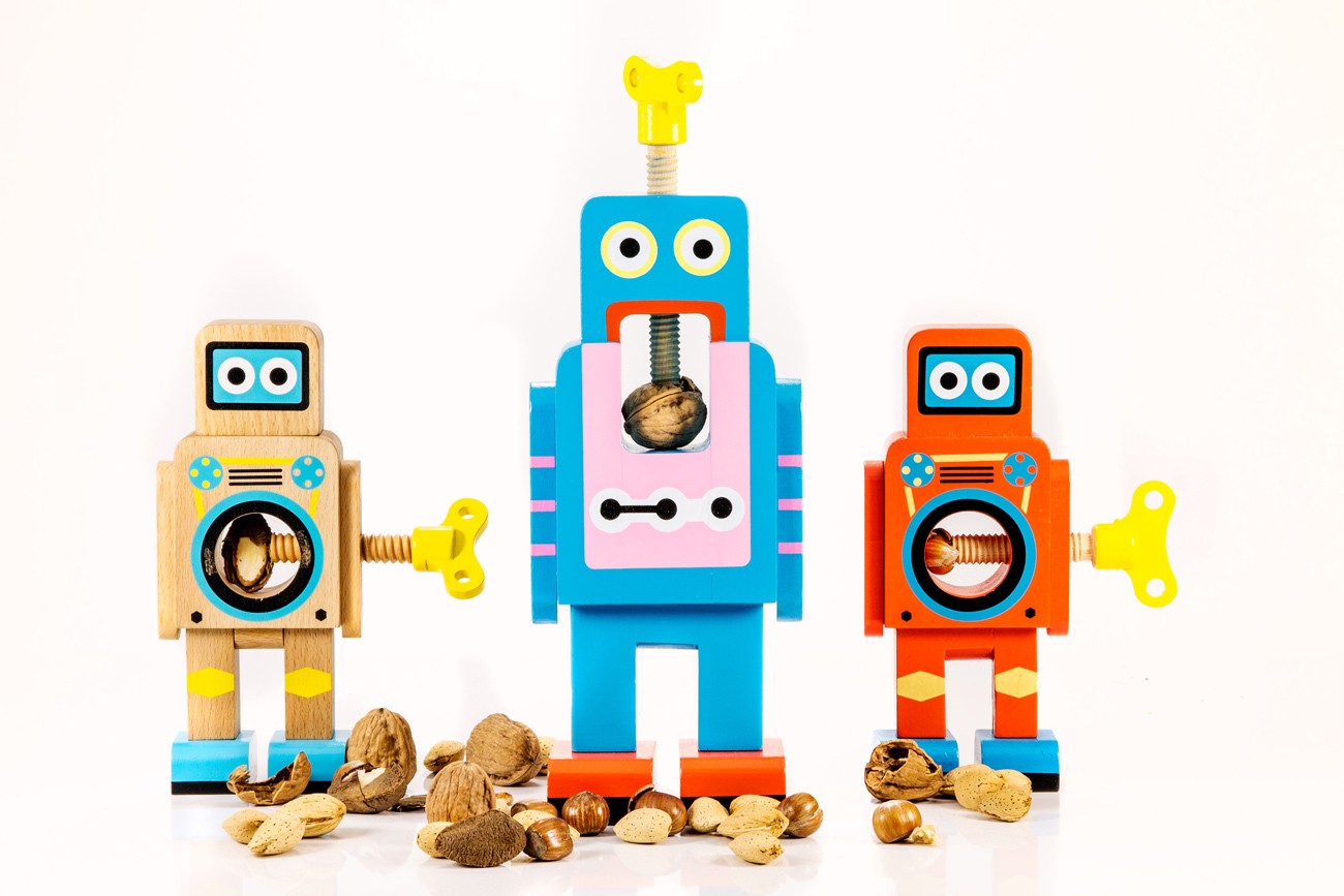 Robot Nut Cracker Robot Nut Cracker